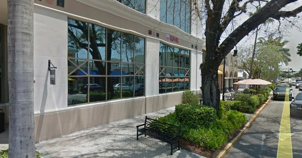 821 5th Ave S, Naples, FL 34102